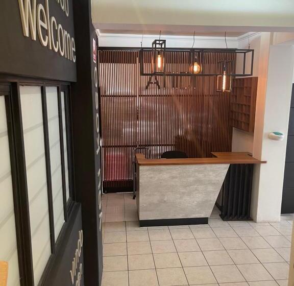 پانسیون Hostal Xao