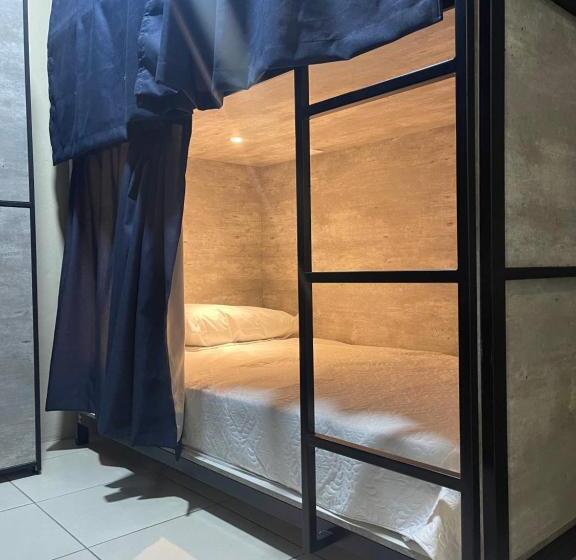 پانسیون Hostal Xao