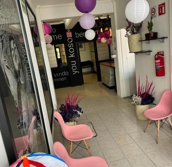 پانسیون Hostal Xao