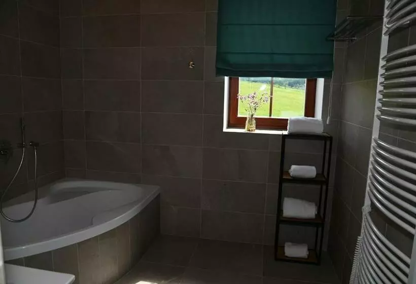 Majatalo Penzion Königův Mlýn