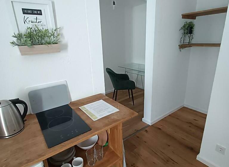 Apartments & Möblierte Zimmer In Kahl Am Main, Kontaktloser Self Check In, W Lan, Schreibtisch, Dusc