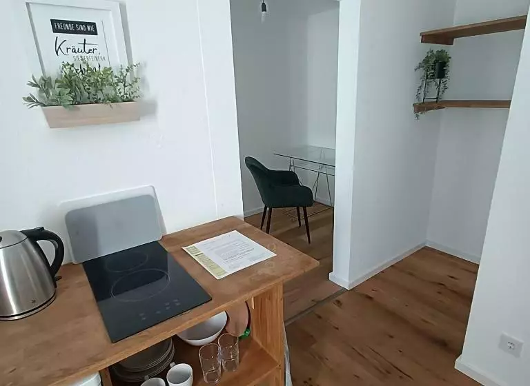 Apartments & Möblierte Zimmer In Kahl Am Main, Kontaktloser Self Check In, W Lan, Schreibtisch, Dusc