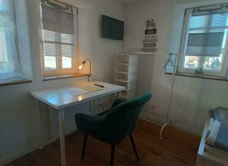 Apartments & Möblierte Zimmer In Kahl Am Main, Kontaktloser Self Check In, W Lan, Schreibtisch, Dusc