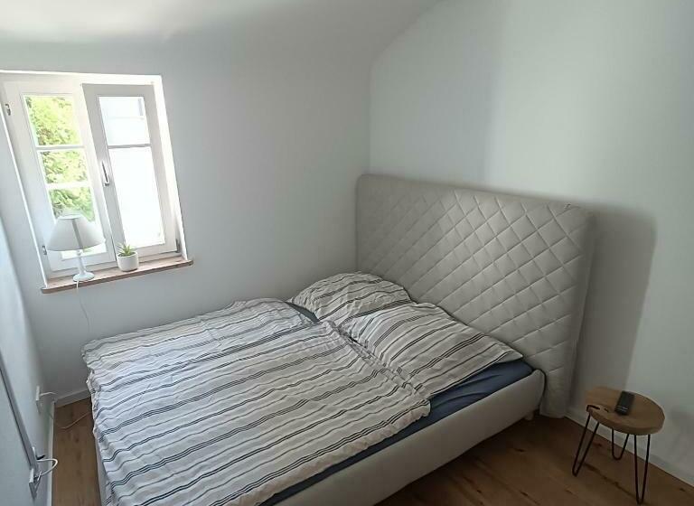 Apartments & Möblierte Zimmer In Kahl Am Main, Kontaktloser Self Check In, W Lan, Schreibtisch, Dusc