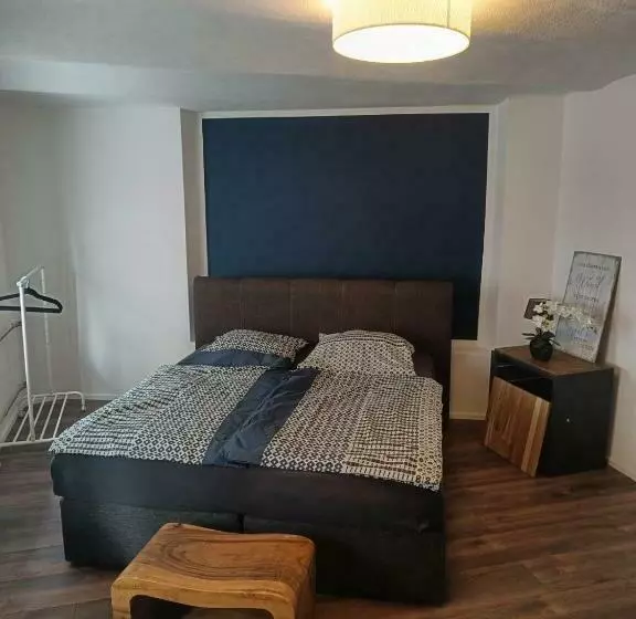 Apartments & Möblierte Zimmer In Kahl Am Main, Kontaktloser Self Check In, W Lan, Schreibtisch, Dusc