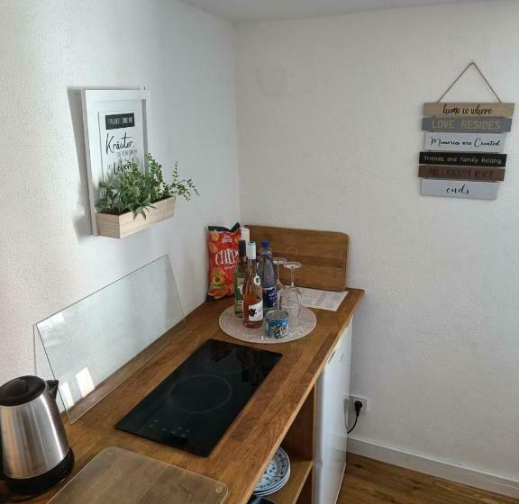 Apartments & Möblierte Zimmer In Kahl Am Main, Kontaktloser Self Check In, W Lan, Schreibtisch, Dusc