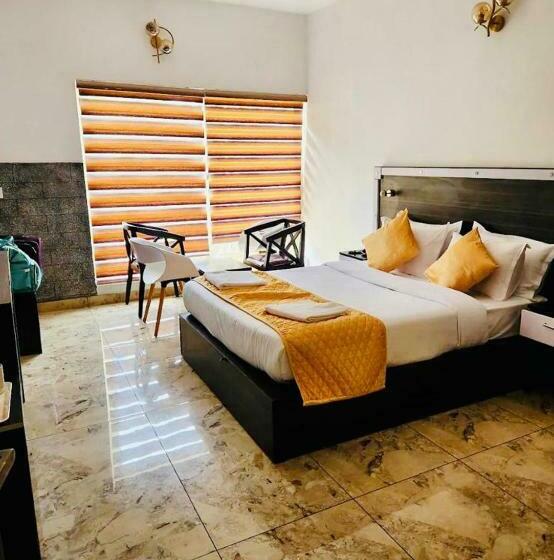 酒店 Skylark Holidays Premium Chinnakkanal Munnar