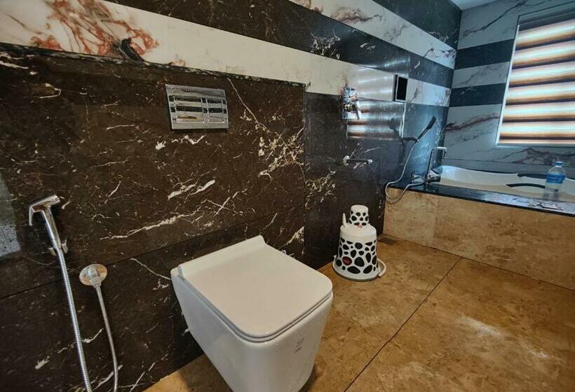 酒店 Skylark Holidays Premium Chinnakkanal Munnar