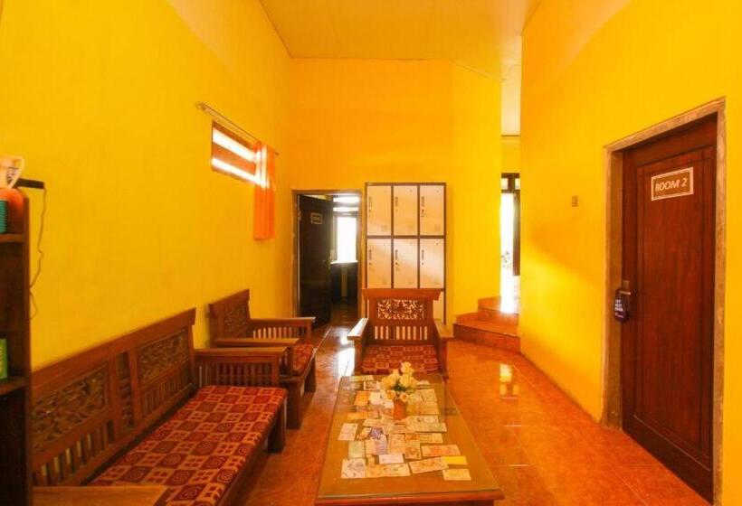 펜션 Kampung Osing Inn