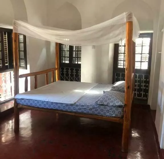 پانسیون Uko Uko House