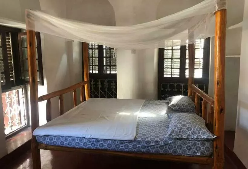 پانسیون Uko Uko House