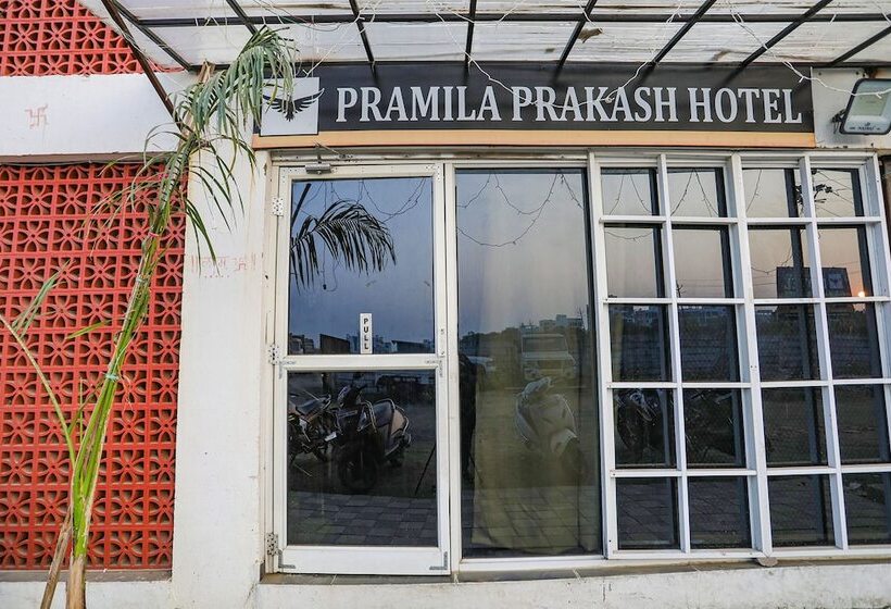 Hotel Fabexpress Pramila Prakash