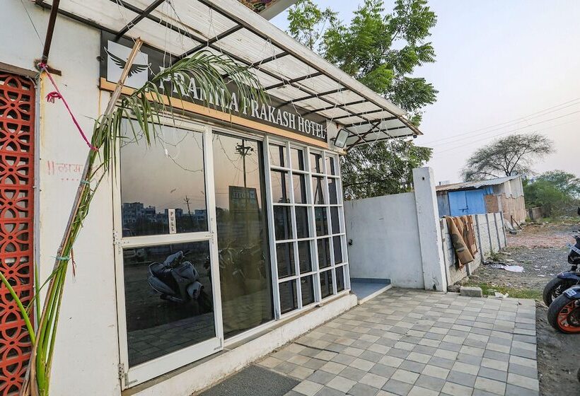 Hotel Fabexpress Pramila Prakash