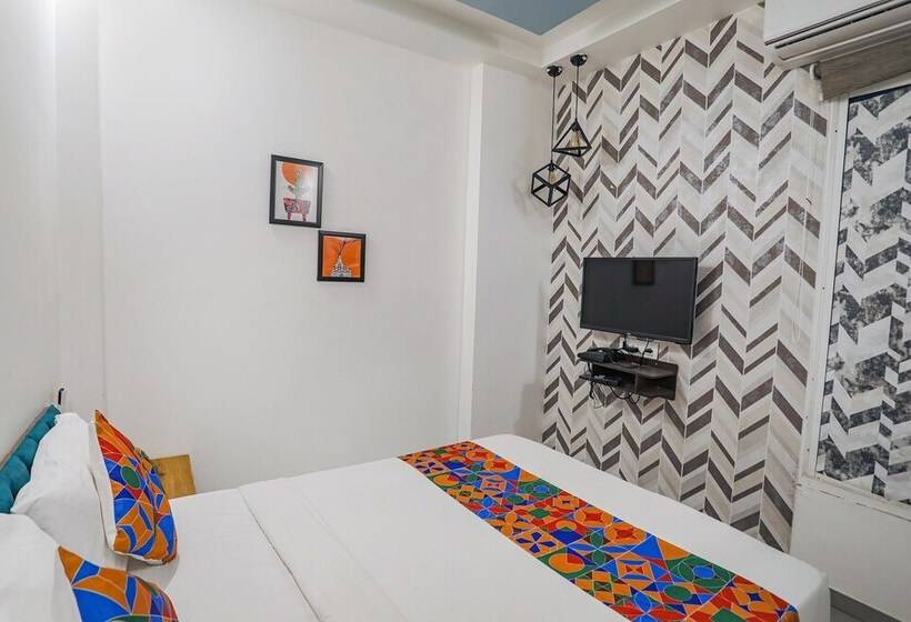 Hotel Fabexpress Pramila Prakash