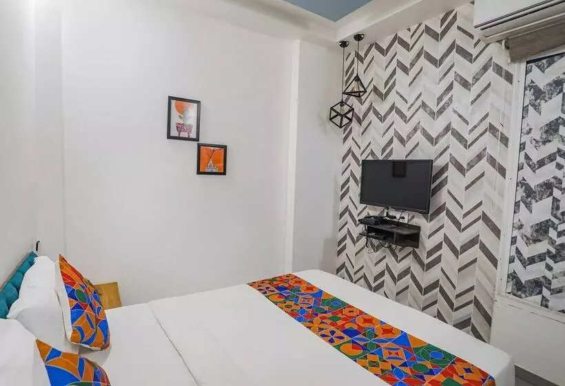 Hotelli Fabexpress Pramila Prakash