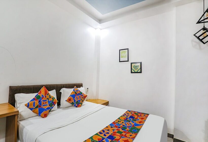 Hotel Fabexpress Pramila Prakash