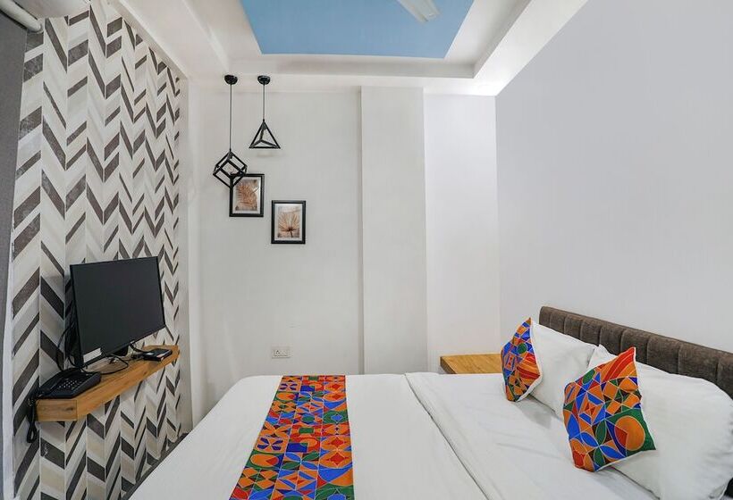 Hotel Fabexpress Pramila Prakash