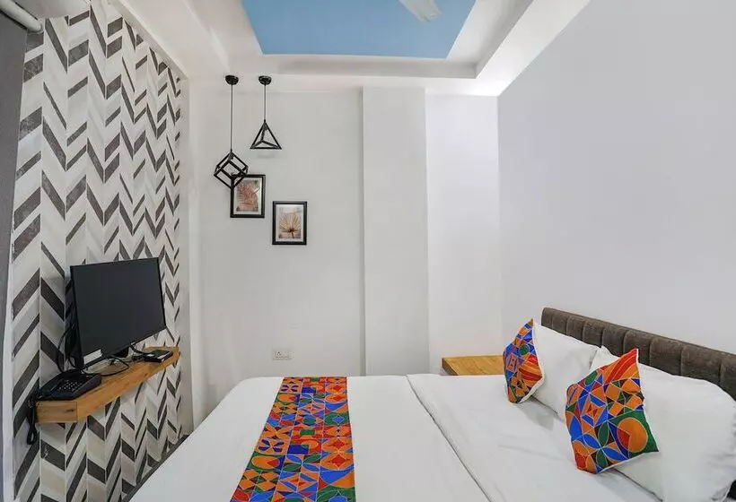 Hotelli Fabexpress Pramila Prakash