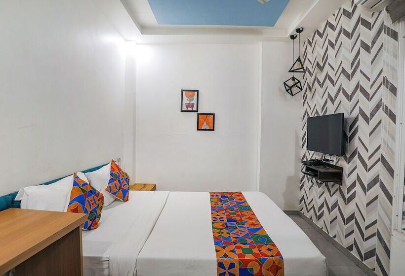 Hotel Fabexpress Pramila Prakash