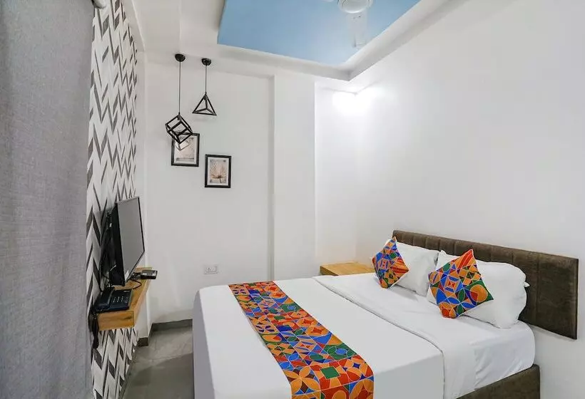 Hotelli Fabexpress Pramila Prakash