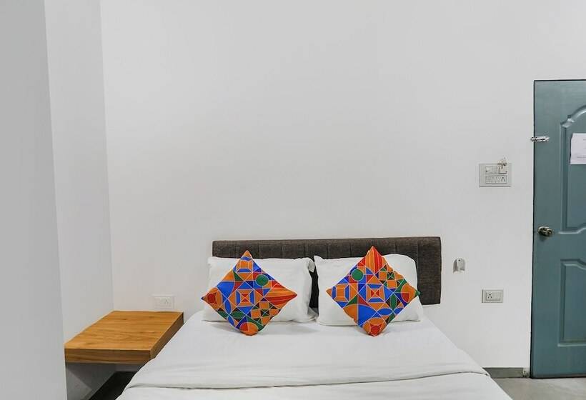 Hotel Fabexpress Pramila Prakash