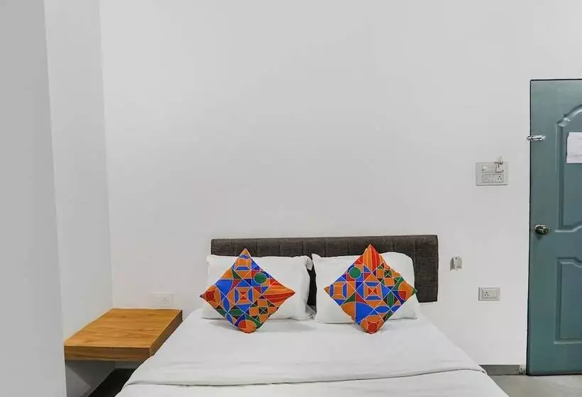 Hotelli Fabexpress Pramila Prakash