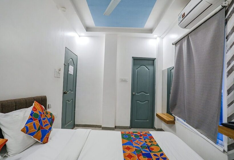 Hotel Fabexpress Pramila Prakash