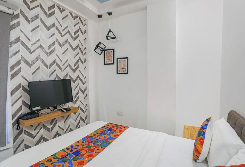 Hotel Fabexpress Pramila Prakash