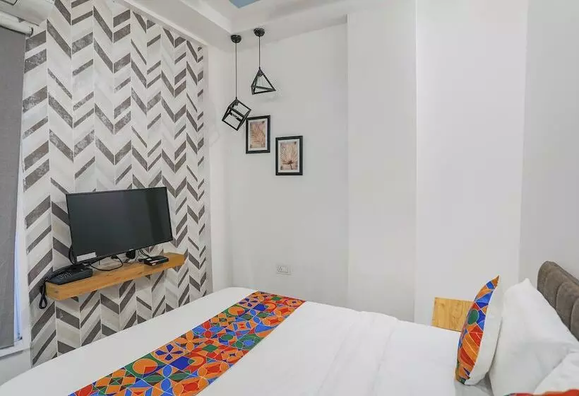 Hotelli Fabexpress Pramila Prakash