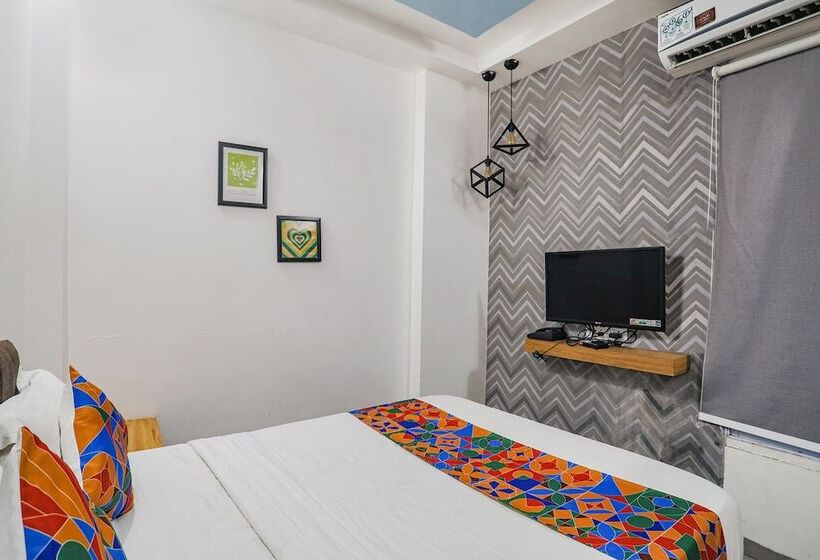 Hotel Fabexpress Pramila Prakash