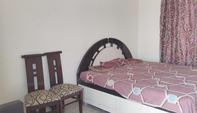 ホテル Spot On Prithvi Garden