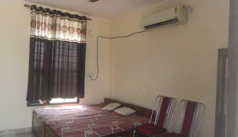 ホテル Spot On Prithvi Garden