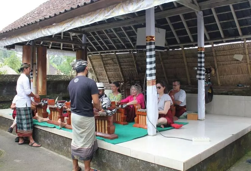 هتل Tanta Escape By Pramana Villas