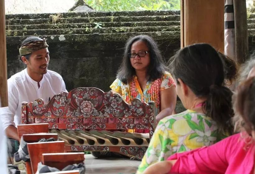 هتل Tanta Escape By Pramana Villas