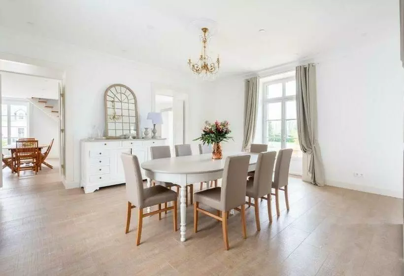 Aamiaismajoitus (B&B) Domaine Les Jardins Darsene