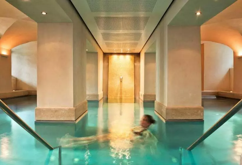 ホテル Limmathof Baden   Boutique Haus & Spa