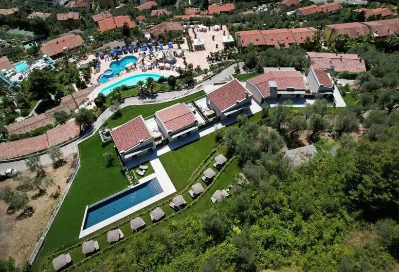 Hotelli Llac Living Nature