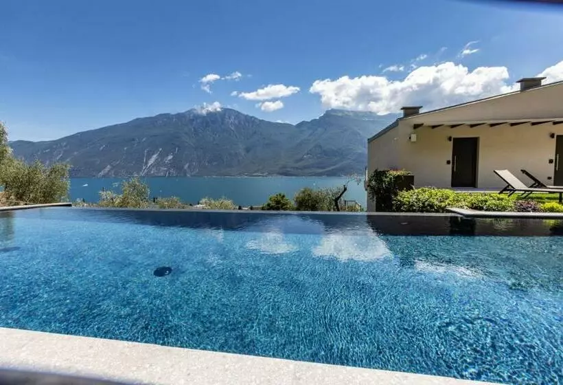 Hotelli Llac Living Nature