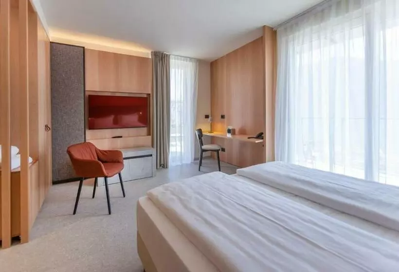 Hotelli Llac Living Nature