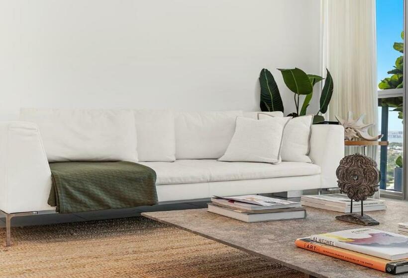 Oceanview Private Penthouse Condo At The Setai 3903