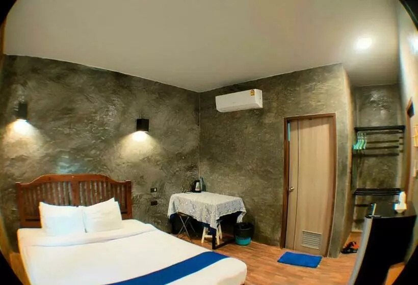 Majatalo บ้านพักเรือนแก้ว แม่สรวย