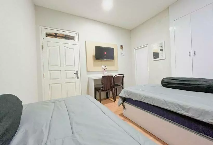 ペンション Azalea Guest House Syariah Tanjung Tabalong