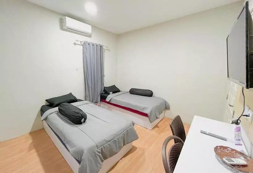 ペンション Azalea Guest House Syariah Tanjung Tabalong