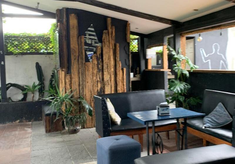 پانسیون Volko Party Hostel