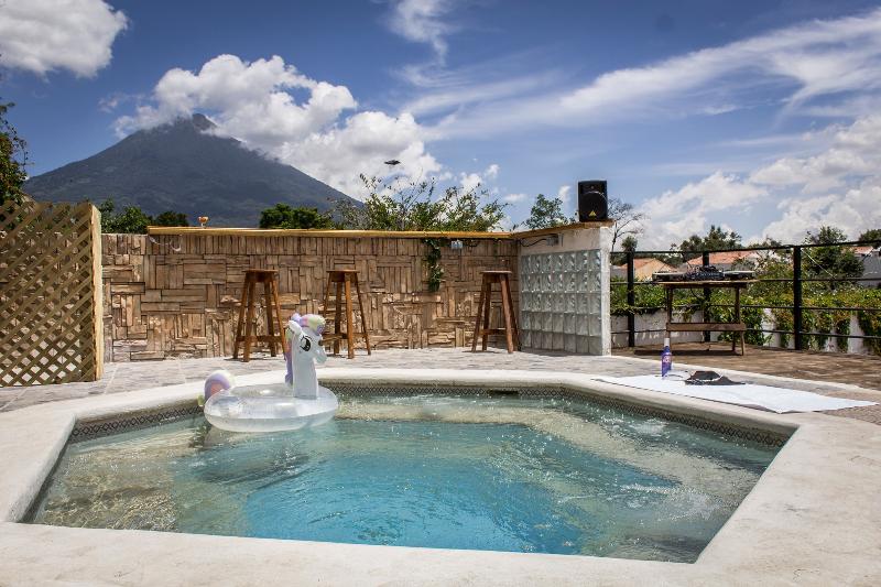 پانسیون Volko Party Hostel