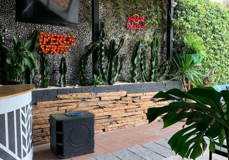 پانسیون Volko Party Hostel