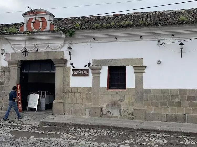 پانسیون Volko Party Hostel