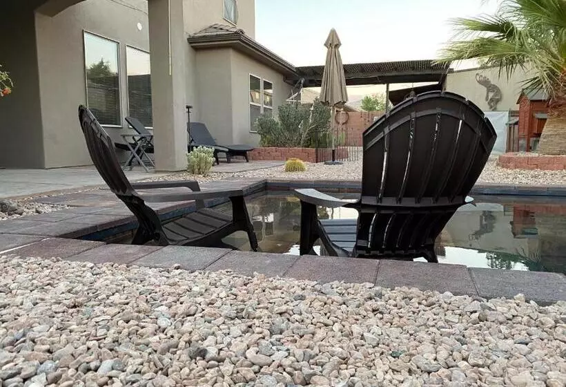ペンション Zion Rv Stone Pool Inn, Pets Stay Free, Fenced In Yard, Relaxing Waterfall!