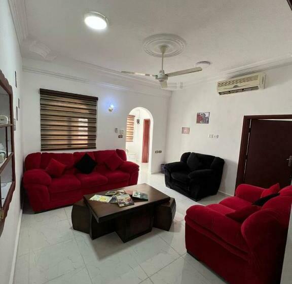 هاستل Desert Moon