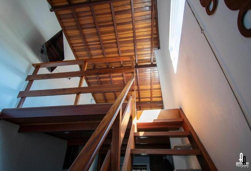 تختخواب و صبحانه Ashram Anandini